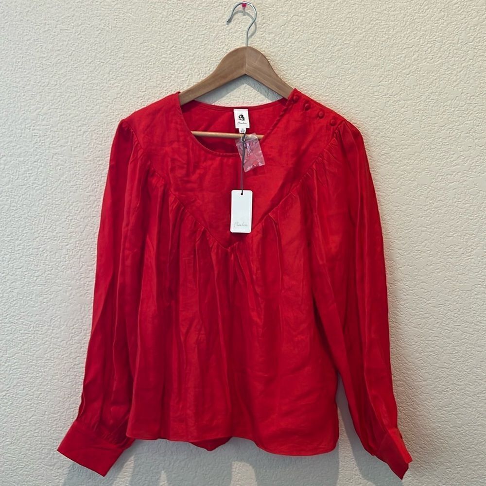 NWT Flawless Ruched Long Sleeve Blouse with Covered Fabric Detail Buttons size M